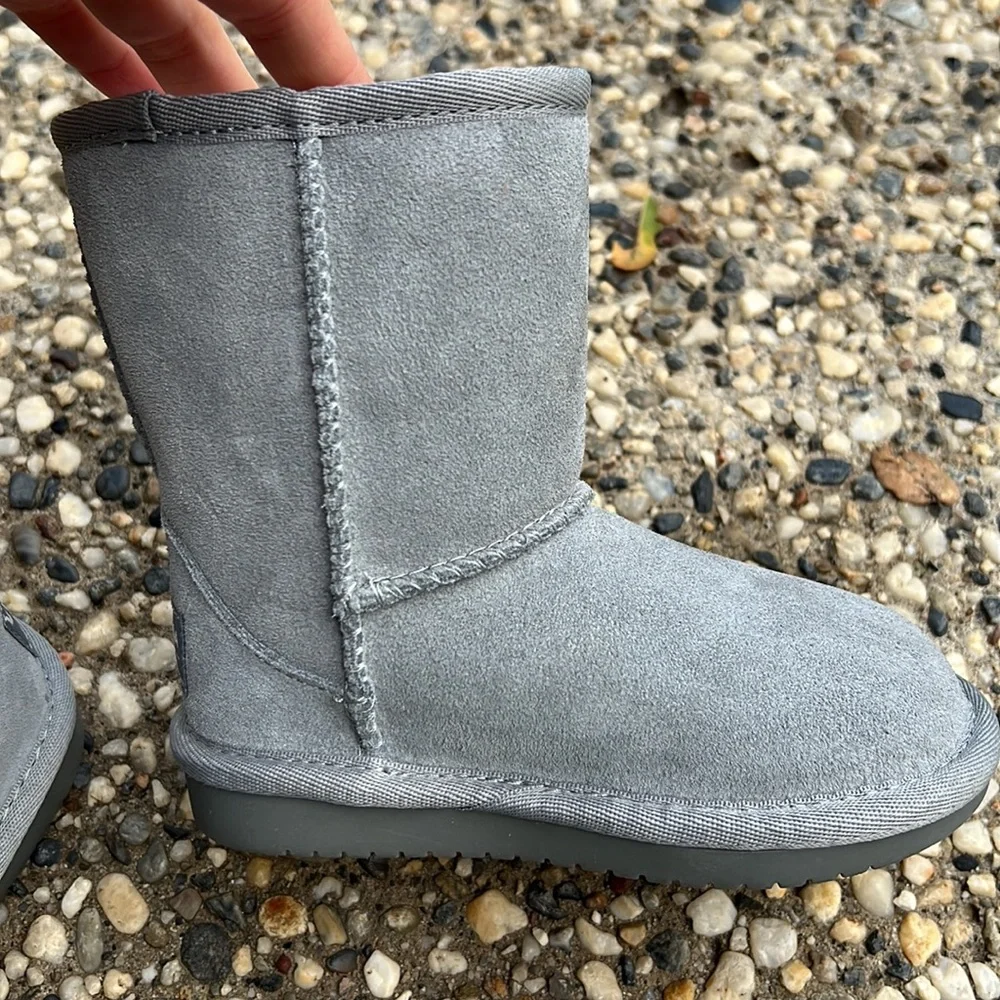 New without Box Koolaburra by Ugg Light Gray Suede Warm Toddler Boots